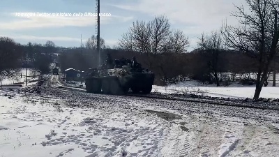 Scene from Ucraina, convoglio militare russo entra nella regione di Sumy