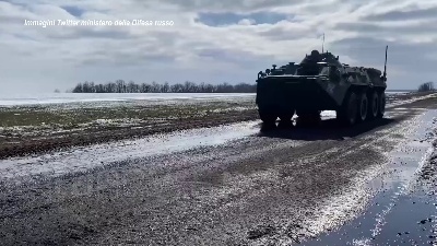 Scene from Ucraina, convoglio militare russo entra nella regione di Sumy