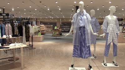 Scene from Fase 2, misure rigide e stringenti per clienti e lavoratori. Così lunedì riparte La Rinascente