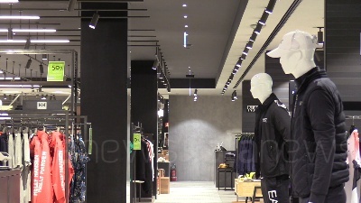 Scene from Fase 2, misure rigide e stringenti per clienti e lavoratori. Così lunedì riparte La Rinascente