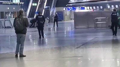 Scene from Aeroporto Francoforte, evacuato Terminal 1 per allarme bomba