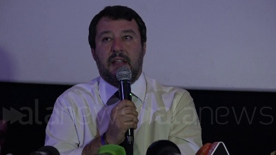 Scene from Caso Fiber, Salvini: "Conte innocente fino a prova contraria"