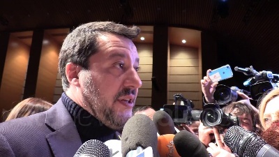 Scene from Ue, Salvini: "Se non cambia decreta sua morte"