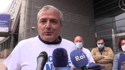 Scene from Migranti, Campomenosi (Lega): "Nostra azione simbolica per Salvini"