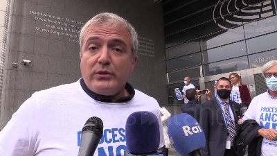 Scene from Migranti, Campomenosi (Lega): "Nostra azione simbolica per Salvini"