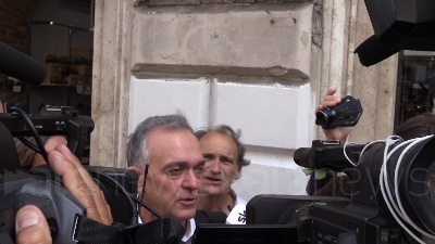 Scene from Rossi: "Spero che Renzi non danneggi Pd e governo, altrimenti ci sia risposta"