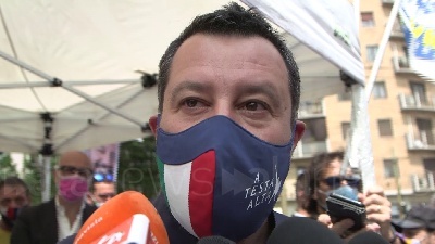 Scene from Uggetti, Salvini: "Chiedo scusa, lo aspetto ai gazebo sul refernendum sulla giustizia"