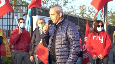 Scene from Milano, svastica con il simbolo Cgil nel deposito Atm. "Sciogliere partiti fascisti"