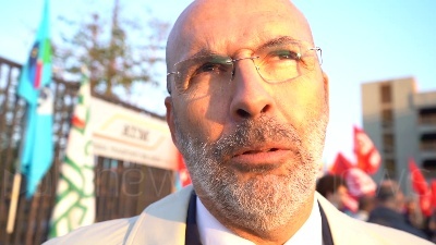 Scene from Milano, svastica con il simbolo Cgil nel deposito Atm. "Sciogliere partiti fascisti"
