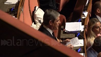 Scene from Sicurezza bis, Airola: "Non fare cadere il governo su questo"