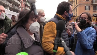 Scene from Caro bollette, Salvini: "50 mld rincari, si rischia un black out"