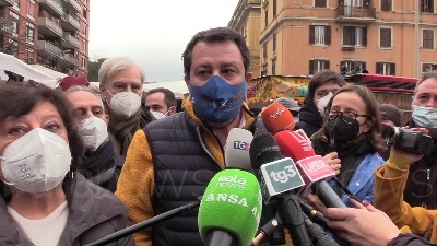 Scene from Caro bollette, Salvini: "50 mld rincari, si rischia un black out"
