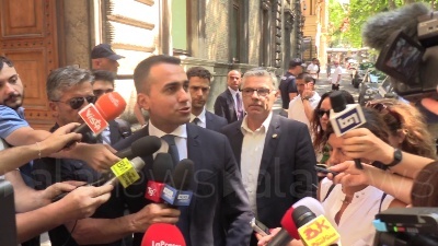 Scene from Di Maio: "Flat tax volontaria? Spero nessuna fregatura in proposta Salvini"
