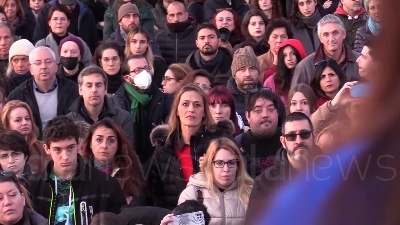 Scene from Caso Orlandi, sit-in per Emanuela a due passi da San Pietro