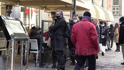 Scene from San Valentino, boom di prenotazioni e code nei ristoranti di Milano
