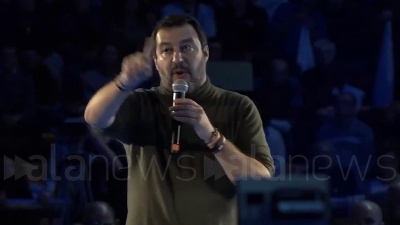 Scene from Elezioni Emilia Romagna, Salvini: "Per Corriere e Repubblica non esistiamo, ma va bene così"