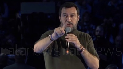 Scene from Elezioni Emilia Romagna, Salvini: "Per Corriere e Repubblica non esistiamo, ma va bene così"