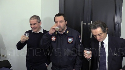 Scene from Salvini augura buon Natale ai giornalisti di Milano