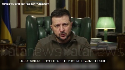Scene from Ucraina, Zelensky: "I russi hanno lasciato mine ovunque"