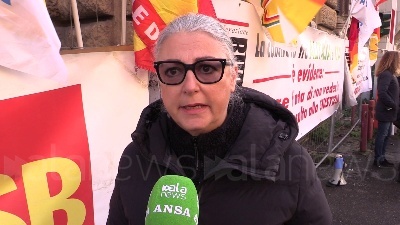 Scene from Ita - Alitalia, presidio lavoratori al Mef contro taglio Cigs e per trasparenza assunzioni