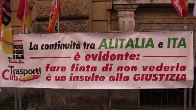 Scene from Ita - Alitalia, presidio lavoratori al Mef contro taglio Cigs e per trasparenza assunzioni