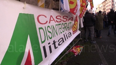 Scene from Ita - Alitalia, presidio lavoratori al Mef contro taglio Cigs e per trasparenza assunzioni