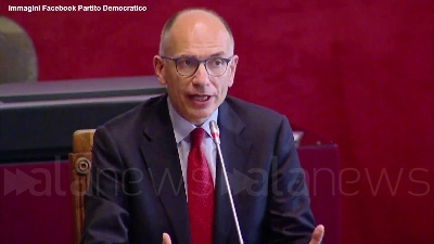 Scene from Governo, Letta in assemblea Pd: "Far cadere esecutivo ora sarebbe paradossale"