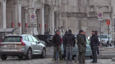 Scene from Europee, Salvini al vertice sovranista: forze dell'ordine presidiano hotel