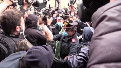 Scene from Siliva Romano è rientrata a casa a Milano: "Rispettate questo momento"