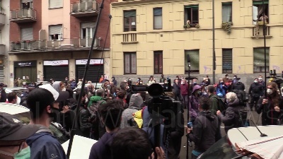 Scene from Siliva Romano è rientrata a casa a Milano: "Rispettate questo momento"