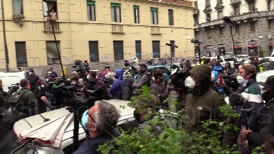 Scene from Siliva Romano è rientrata a casa a Milano: "Rispettate questo momento"