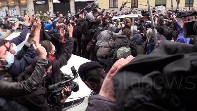 Scene from Siliva Romano è rientrata a casa a Milano: "Rispettate questo momento"