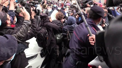 Scene from Siliva Romano è rientrata a casa a Milano: "Rispettate questo momento"