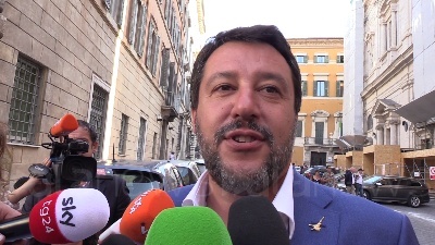 Scene from Salvini: "Proporzionale? Mi preoccupa solo il Milan. Da Regioni referendum"