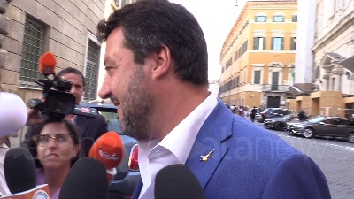Scene from Salvini: "Proporzionale? Mi preoccupa solo il Milan. Da Regioni referendum"