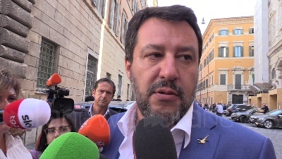 Scene from Salvini: "Proporzionale? Mi preoccupa solo il Milan. Da Regioni referendum"
