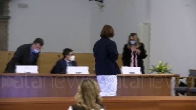 Scene from Infermiera ucraina a Roma: "Oggi nostre donne non riceveranno fiori ma stringono in mano un mitra"