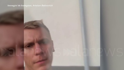 Scene from Bielorussia, i militari protestano sui social e si tolgono la divisa