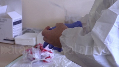 Scene from Il virus non ferma il referendum, l'Italia al voto anche nei reparti Covid degli ospedali