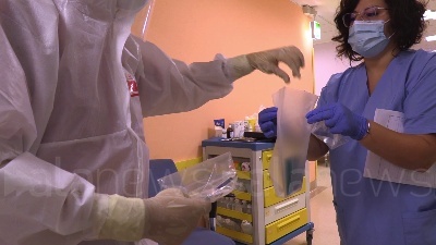 Scene from Il virus non ferma il referendum, l'Italia al voto anche nei reparti Covid degli ospedali