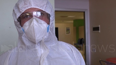 Scene from Il virus non ferma il referendum, l'Italia al voto anche nei reparti Covid degli ospedali