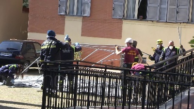 Scene from Si aggrava la situazione alla casa di riposto Giovanni XXIII interviene la Protezione civile