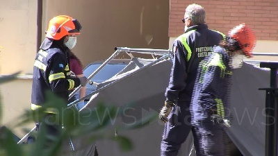 Scene from Si aggrava la situazione alla casa di riposto Giovanni XXIII interviene la Protezione civile