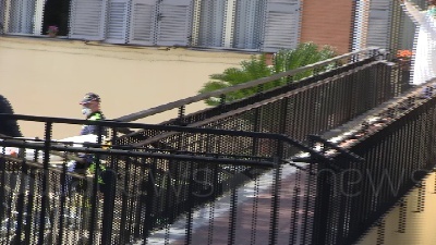 Scene from Si aggrava la situazione alla casa di riposto Giovanni XXIII interviene la Protezione civile