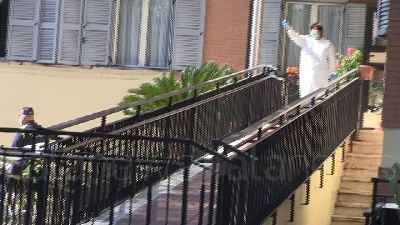 Scene from Si aggrava la situazione alla casa di riposto Giovanni XXIII interviene la Protezione civile