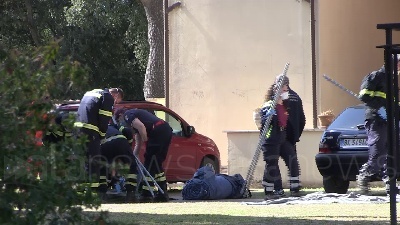 Scene from Si aggrava la situazione alla casa di riposto Giovanni XXIII interviene la Protezione civile