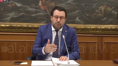 Scene from Salvini: "Divisioni con Giorgetti? Vi manderò una foto in cui siamo insieme a lavorare"
