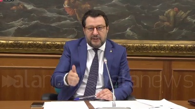 Scene from Salvini: "Divisioni con Giorgetti? Vi manderò una foto in cui siamo insieme a lavorare"