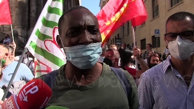 Scene from Whirlpool, Soumahoro: "Chiediamo dignità e lavoro al governo per rilanciare il Sud"