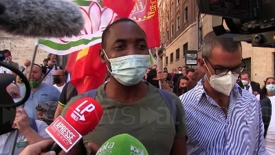 Scene from Whirlpool, Soumahoro: "Chiediamo dignità e lavoro al governo per rilanciare il Sud"